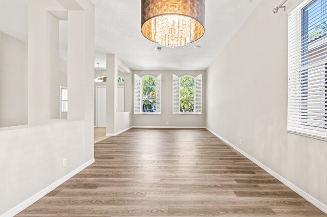 Foto del edificio - 1366 Crossbill Ct