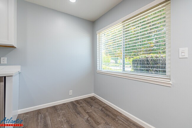 Building Photo - 2401 Los Gatos Almaden Rd