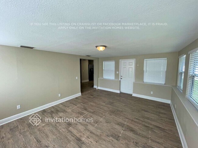 Building Photo - 7012 Allview Dr