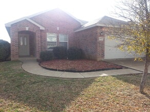 Building Photo - 10565 Flagstaff Run