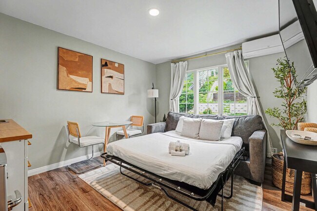 Foto del edificio - 4646 Robbins St