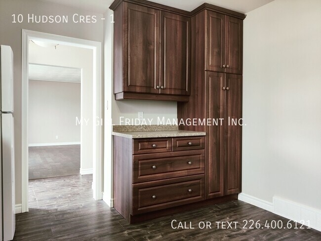 Photo du bâtiment - 10 Hudson Crescent