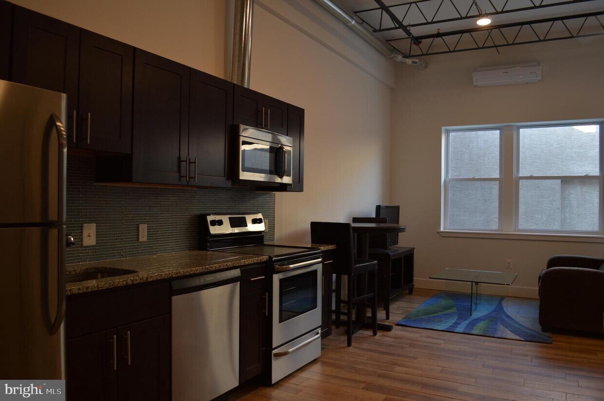 Primary Photo - 164 W Chelten Ave