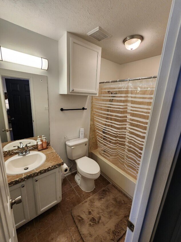Foto principal - 945 Glastonbury Cir