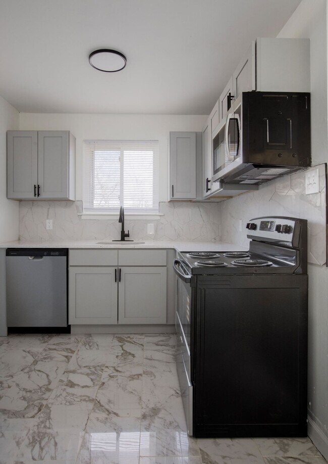 Building Photo - Pine Meadow Apartments