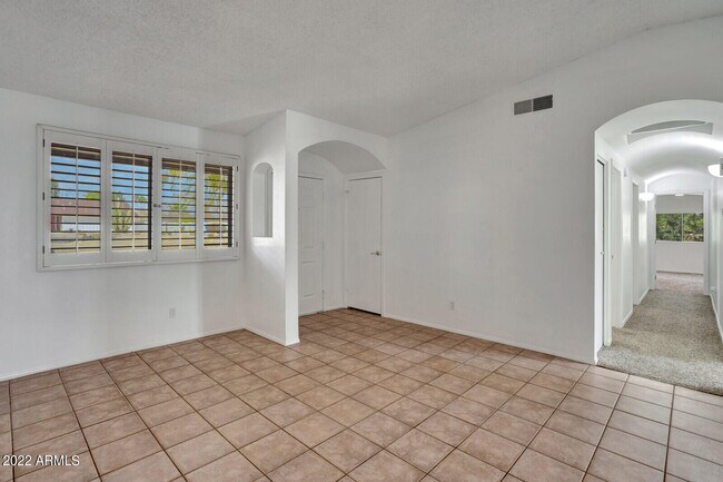 Building Photo - 16223 N 40th Pl