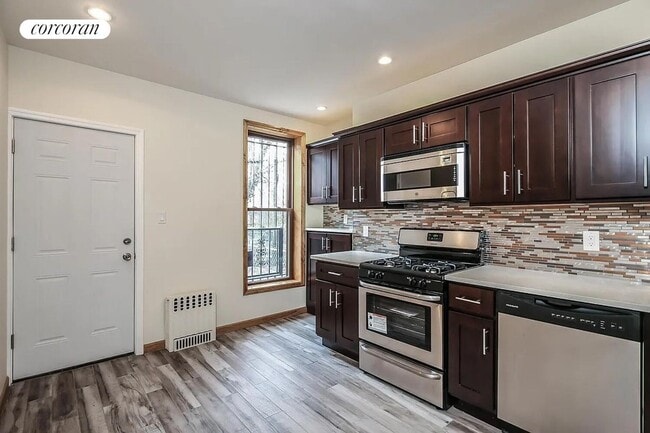 Foto del edificio - 1250 Herkimer St