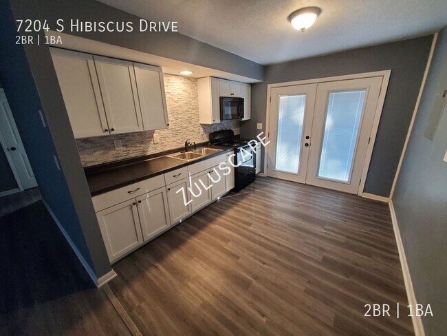 Foto del edificio - 7204 S Hibiscus Dr