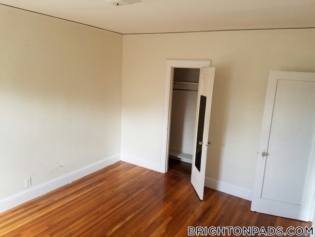 Building Photo - 2045 Commonwealth Avenue