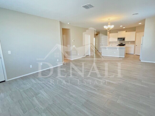 Building Photo - 12437 N 174th Ln