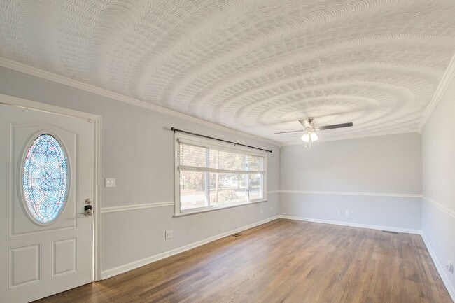 Building Photo - 200 Cynthia Dr