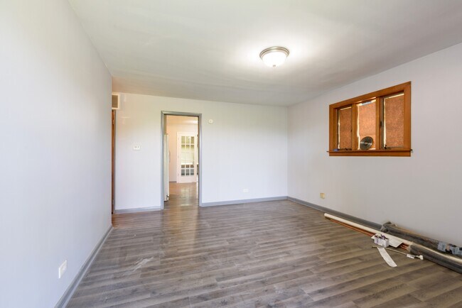 Building Photo - 663 E 154th St