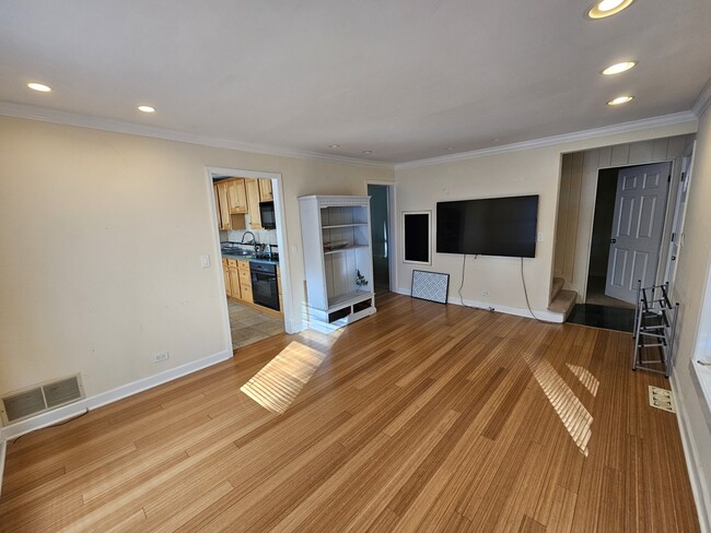 Foto del edificio - 1N670 River Dr