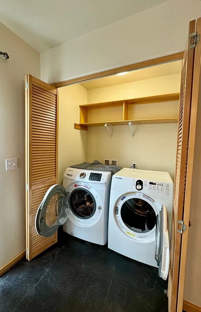 Laundry Closet - 40111 Frogberry St