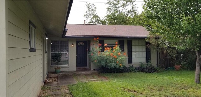 Building Photo - 8532 Woodstone Dr