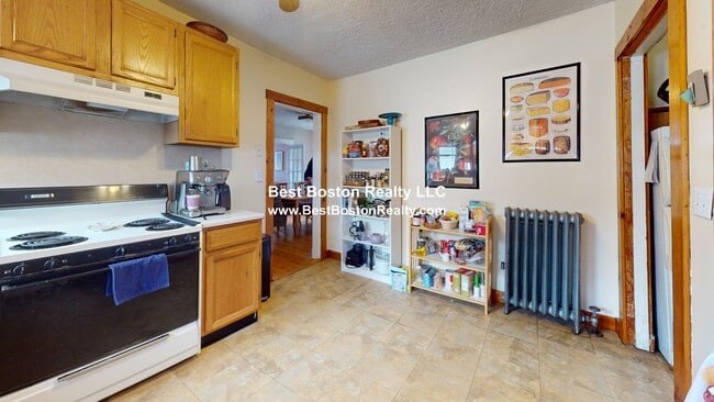 Building Photo - 47 Greenleaf Ave