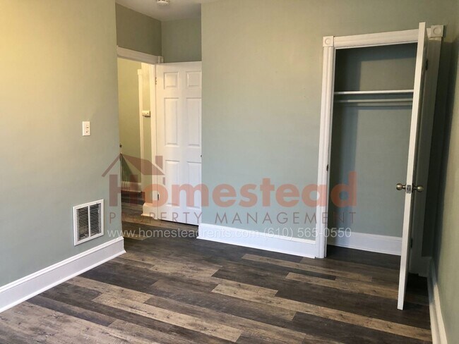 Foto del edificio - 3 BEDROOM MARCUS HOOK HOME FOR RENT!