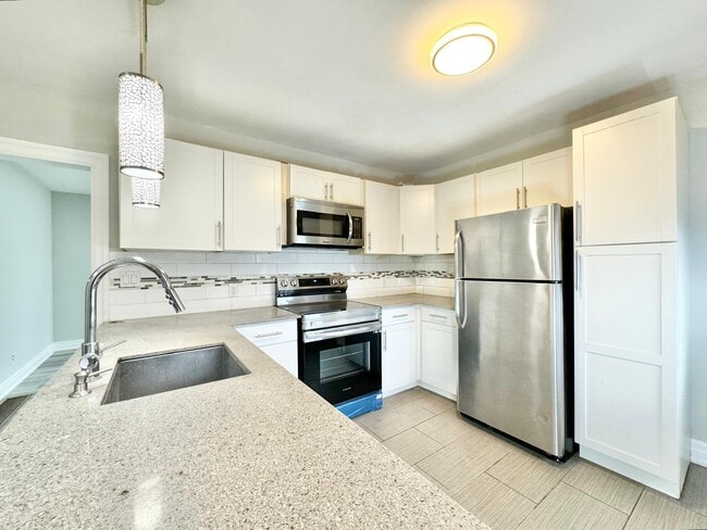 Building Photo - 30 Gildea St