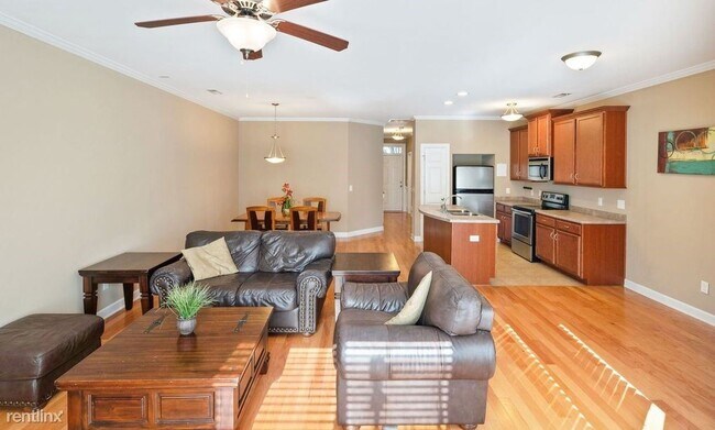 Building Photo - 3 br, 2.5 bath Townhome - 3503 Provost St
