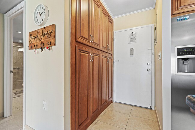 Foto del edificio - 550 Bayshore Dr