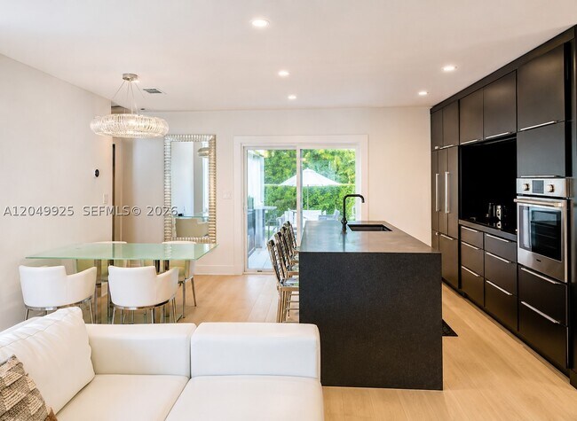 Foto del edificio - 145 NW 40th St