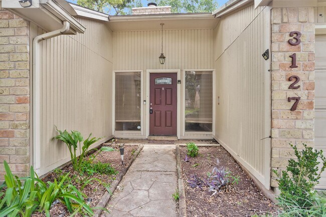 Foto del edificio - 3127 Wagon Trail Dr