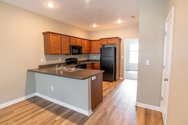 Foto del edificio - Spacious 3-Bed, 3-Bath on Del Carmel Way, Tallahassee – 1280 Sq Ft of Comfort!