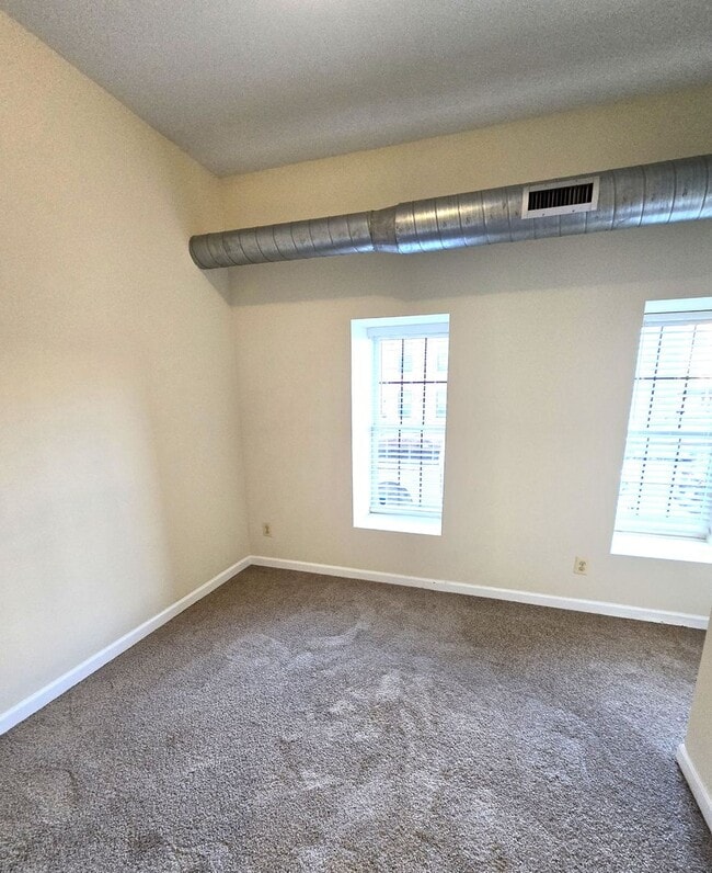 Foto del edificio - 401 S Eden St