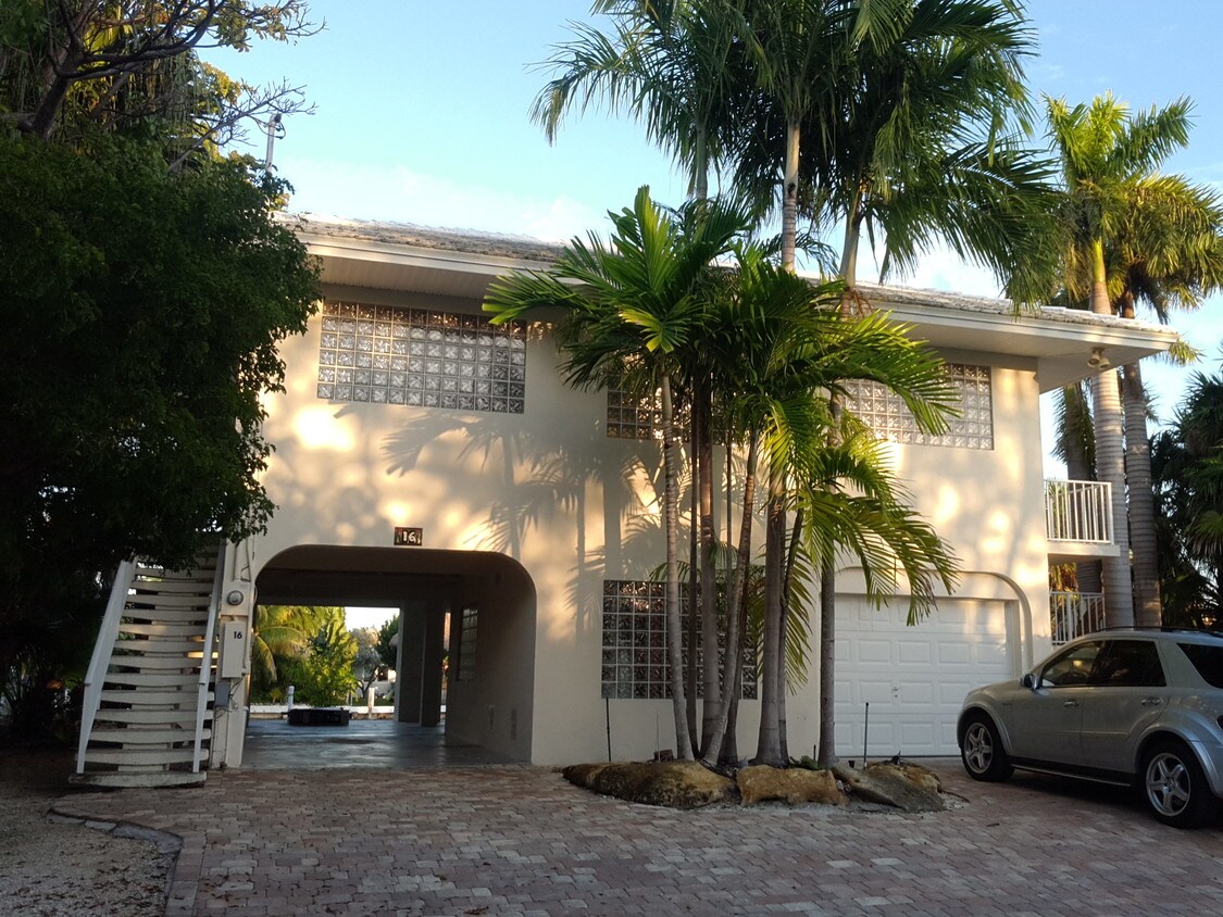 16 Treasure Rd, Marathon, FL 33050 House Rental in Marathon, FL