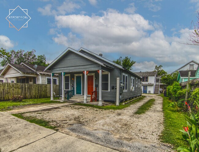 front - 102 Stiles St