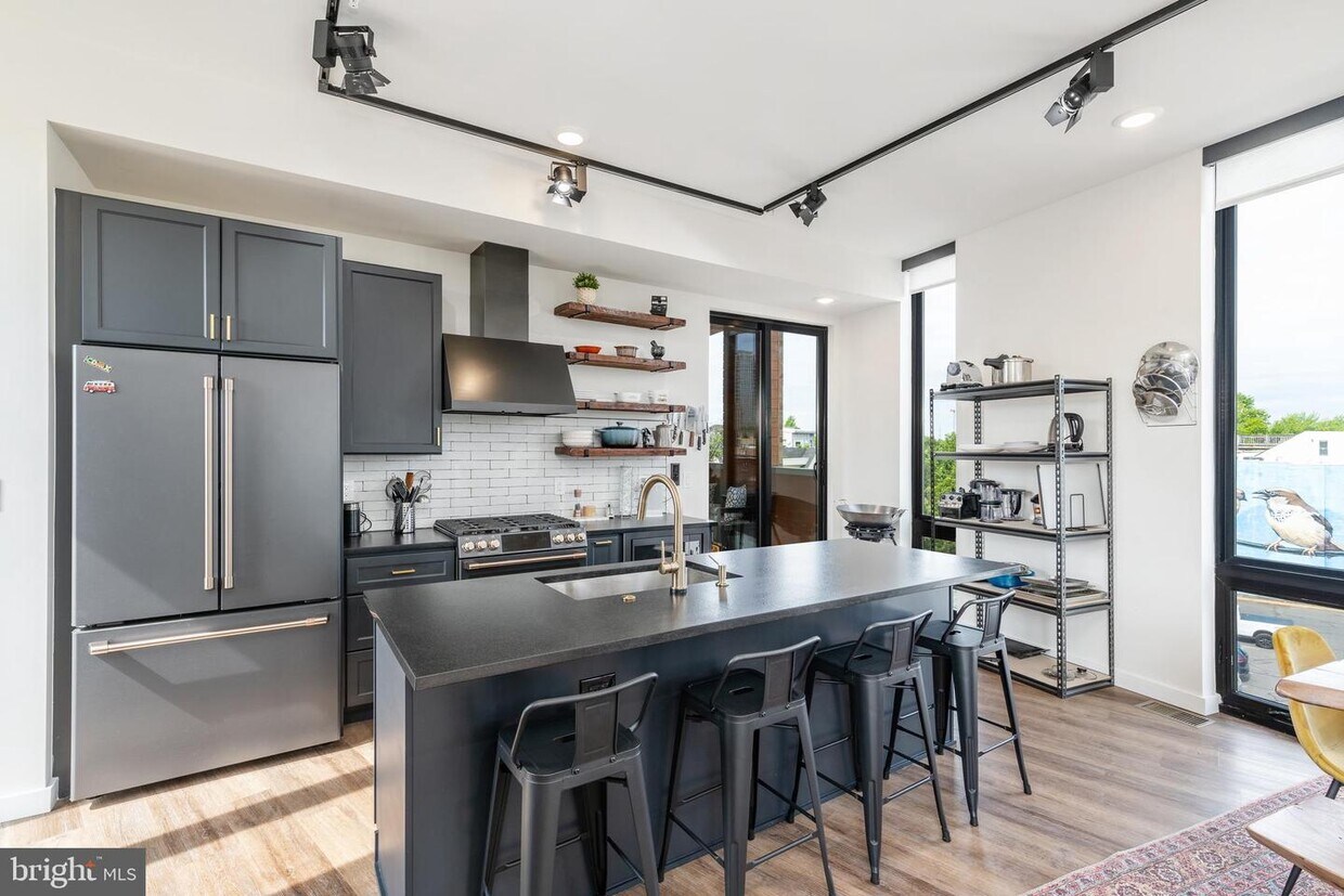 Primary Photo - 715 E Passyunk Ave