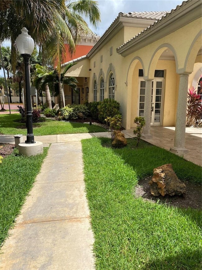 Foto del edificio - 8120 Geneva Ct