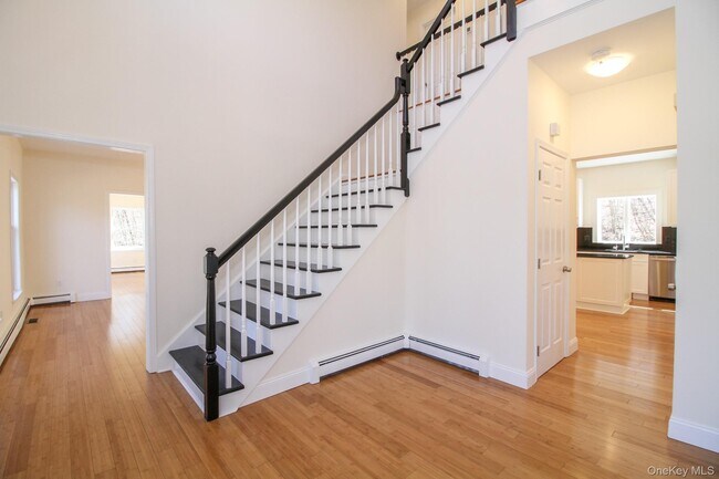 Foto del edificio - 390 Birch Hill Rd