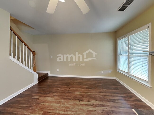 Building Photo - 125 White Sands Ct NE