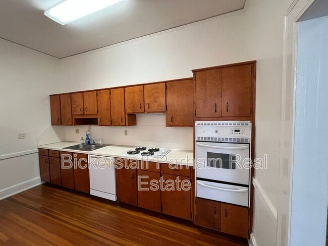 Foto del edificio - 1310 Stark Ave