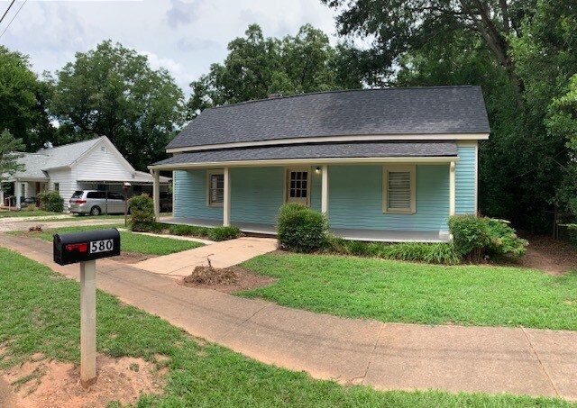 Building Photo - 580 Nantahala Ave