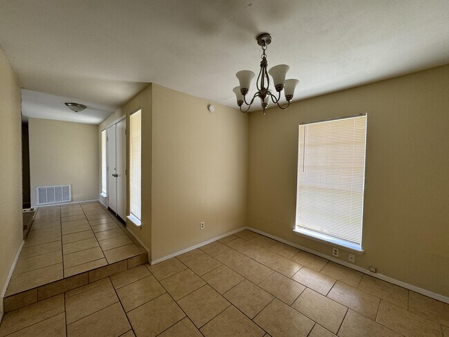 Foto del edificio - 2305 Memorial Pkwy