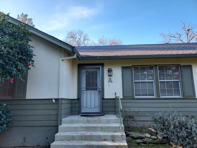Building Photo - 6124 Van Alstine Ave