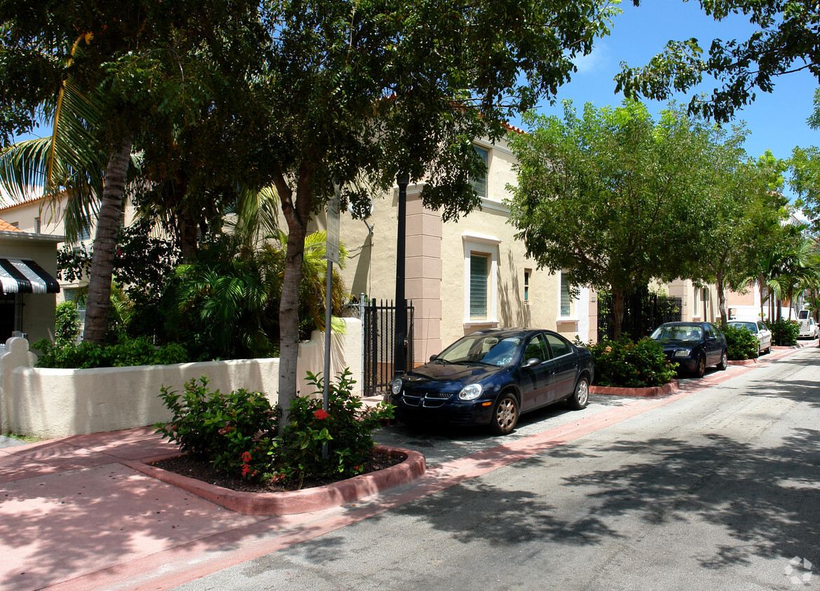 Foto principal - 525-531 Espanola Way