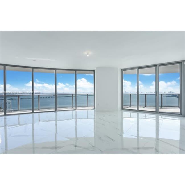 Foto del edificio - 488 NE 18th St