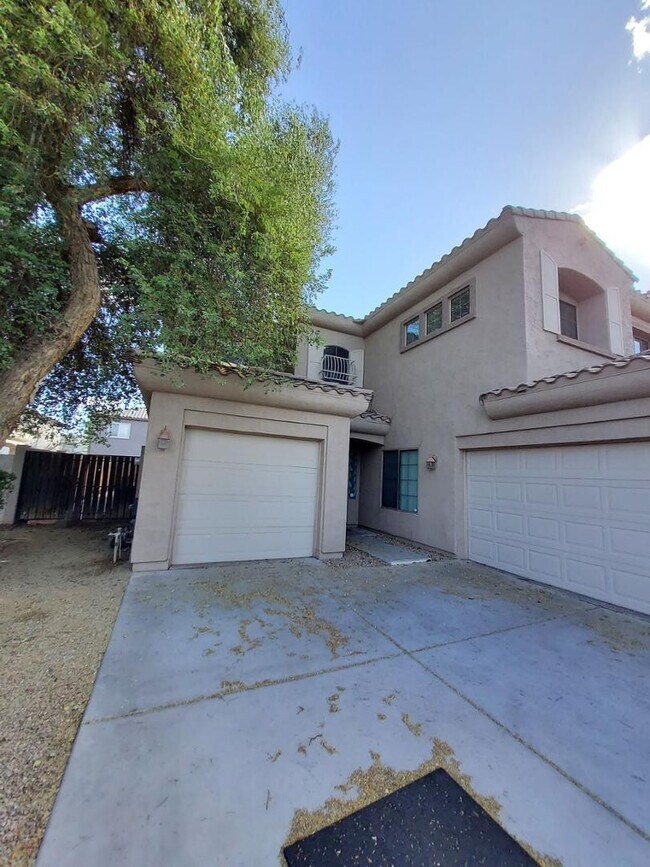 Foto del edificio - 17421 W Papago St