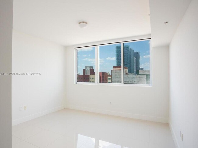 Foto del edificio - 244 Biscayne Blvd