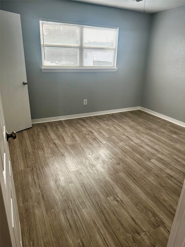 Foto del edificio - 9505 Neuens Rd