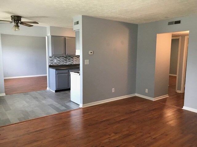 Foto principal - 9705 Hudson Ln