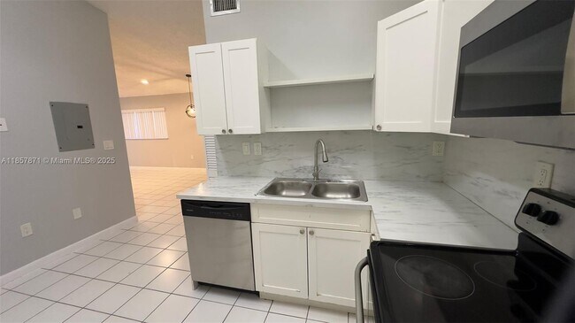 Foto del edificio - 7611 SW 153rd Ct