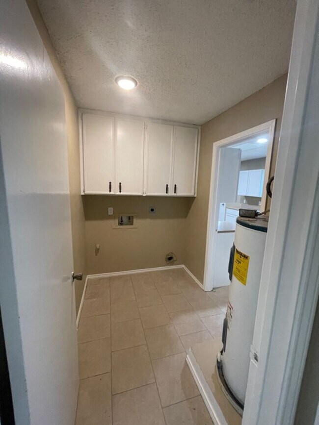 Foto del edificio - 5322 Inverness Dr