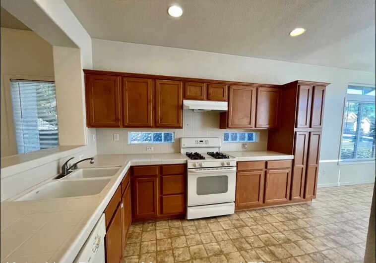 3908 Lembert Dome Ct, Stockton, CA 95212 House Rental in Stockton, CA