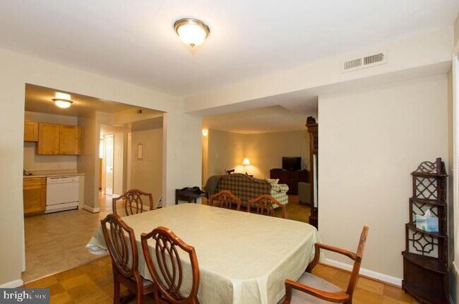 Foto del edificio - 832 Quince Orchard Blvd