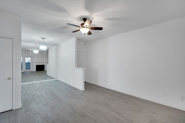Building Photo - 3607L W Northgate Dr