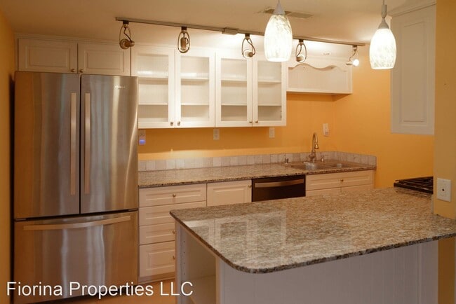 Building Photo - 2 br, 2 bath House - 207 Camino de los Mar...
